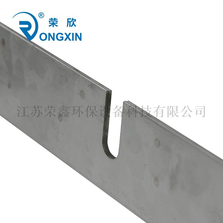 Ceramic scraper for solid-liquid separation ceramic filter