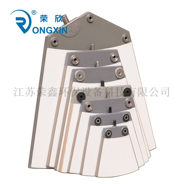 Ceramic filter plate