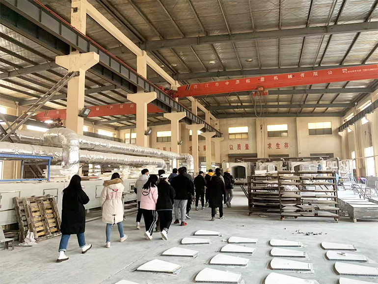 Teachers and students from Jiangsu University visited our company